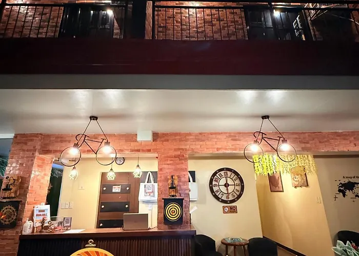 Cerca Hotel Balabag 